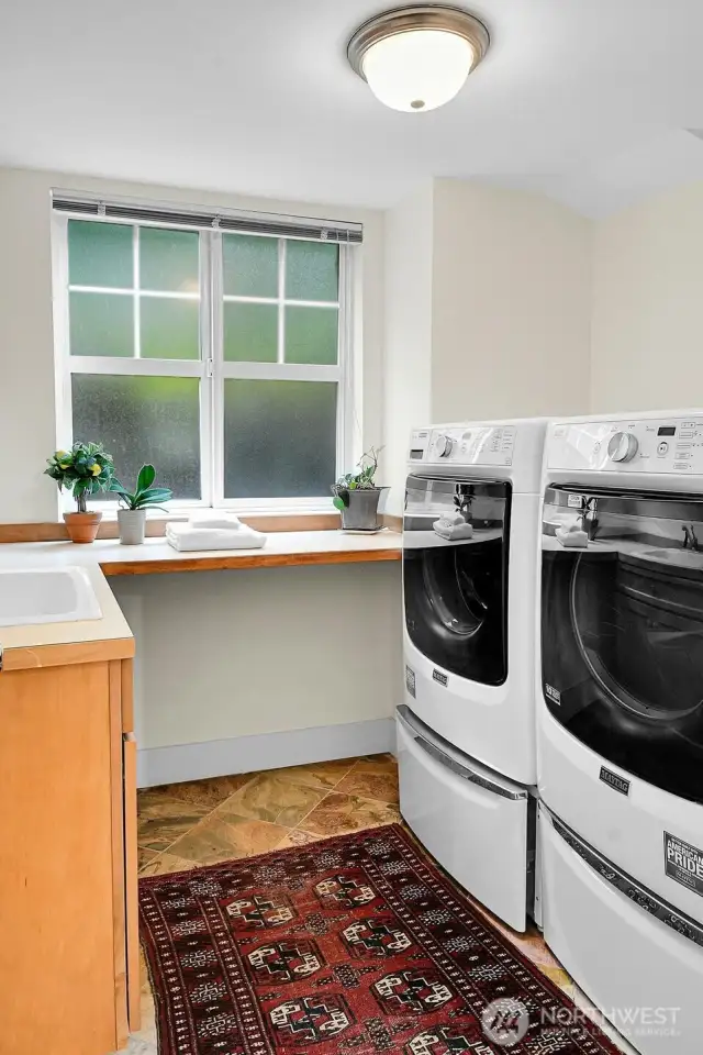 Cheerful space to do laundry! Clean and bright!
