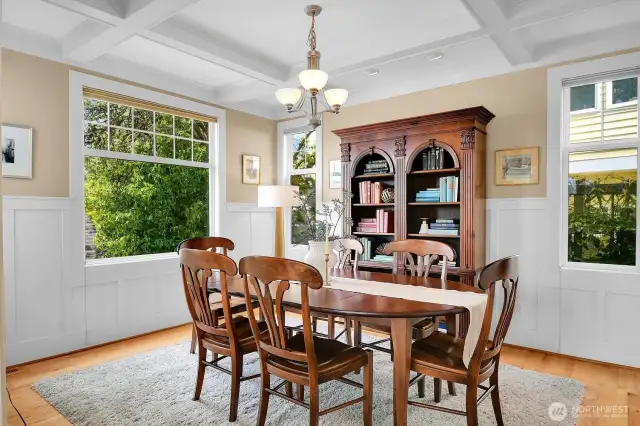 The formal dining room faces west, so also has great light.