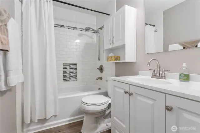 Upstairs full bathroom