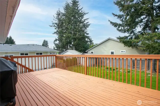 Porch off kitchen w/ stairs to giant backyard
