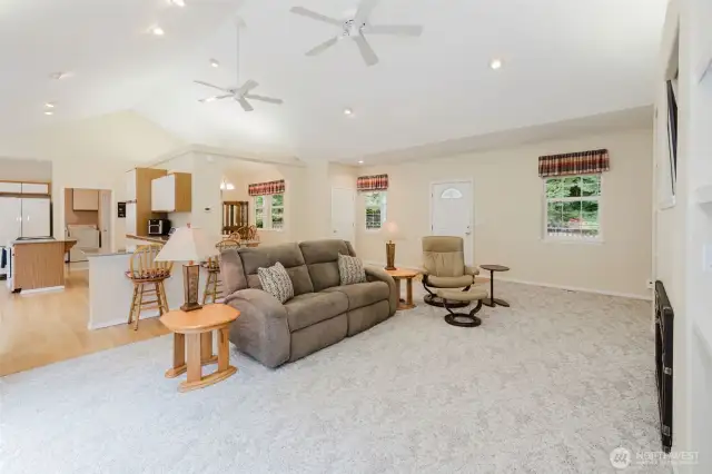 Imagine the entertaining possibilities here!