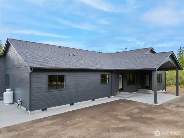 PHOTOS ARE FOR ILLUSTRATION PURPOSES ONLY. CHECK WITH LISTING BROKER ON STANDARD FEATURES