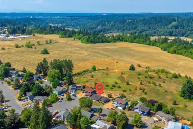 Backs to Seventh Day Adventist Academy and it’s 260 Acre parcel of land.