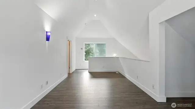 DADU -Three versatile bonus rooms offer endless possibilities—guest suites, offices, or hobbies.