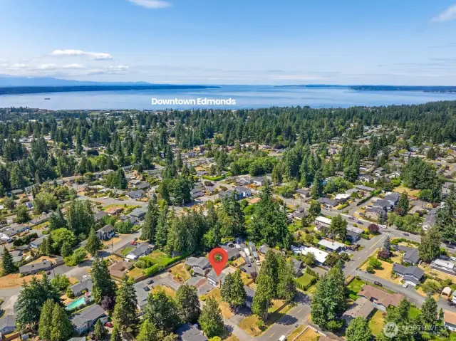 Unbeatable Edmonds location so close to downtown and the waterfront.