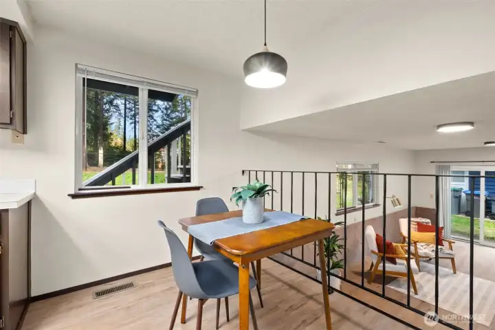 Eat-in kitchen space