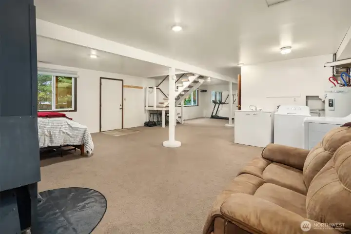 Separate entrance -- Air bNb?  Rental??