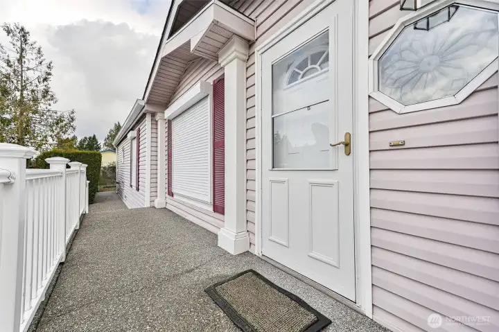 Front left door entrance