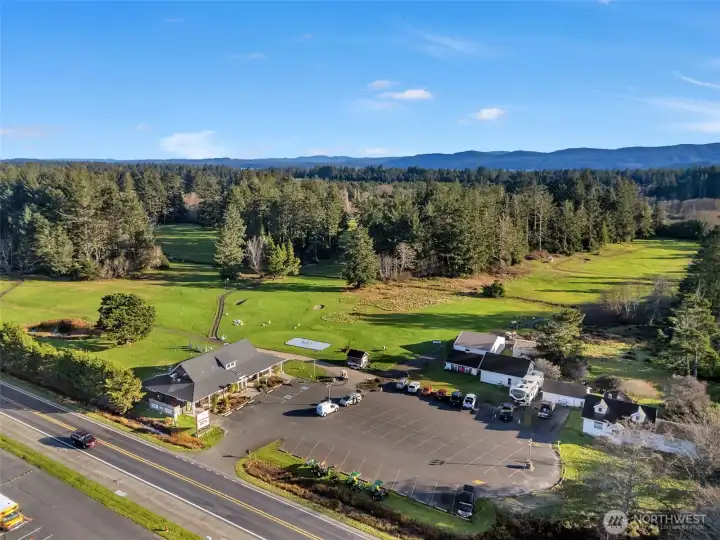 Nearby Peninsula Golf Course and The Cove Restaurant.