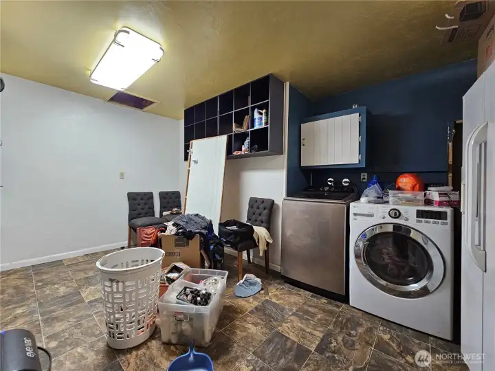Huge Combo Laundry &  Pantry