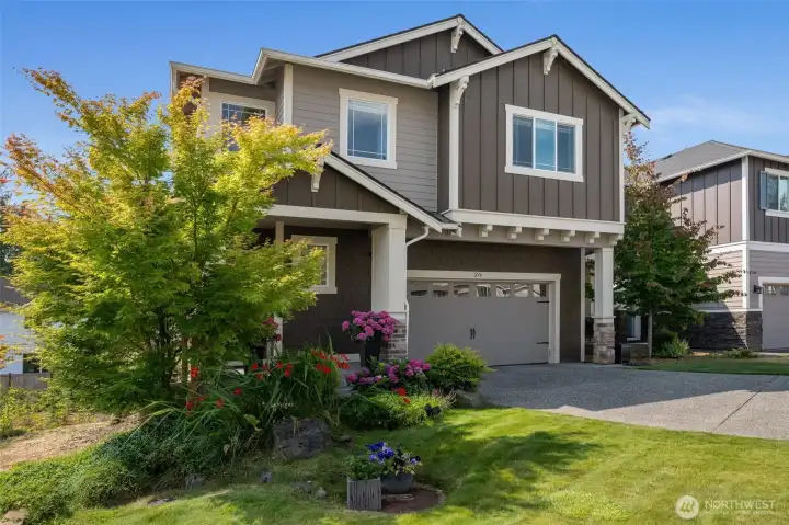 Rare "end cap" cul-de-sac location, offering extra privacy and wonderful views.