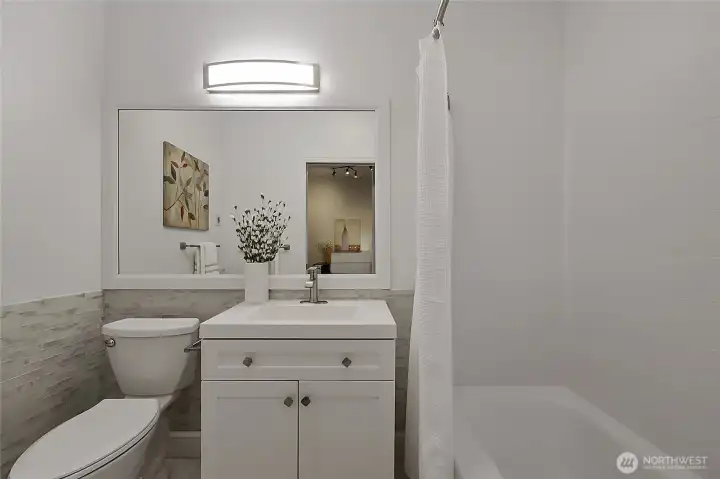 The full sized bathroom has been beautifully updated.