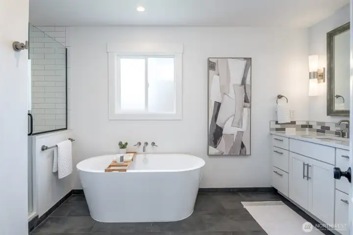 This gorgeous 5-piece bathroom feels like luxury!