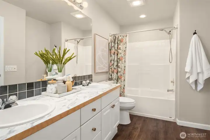 Ensuite primary bathroom.