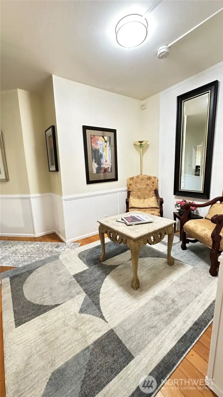 SITTING AREA/OFFICE