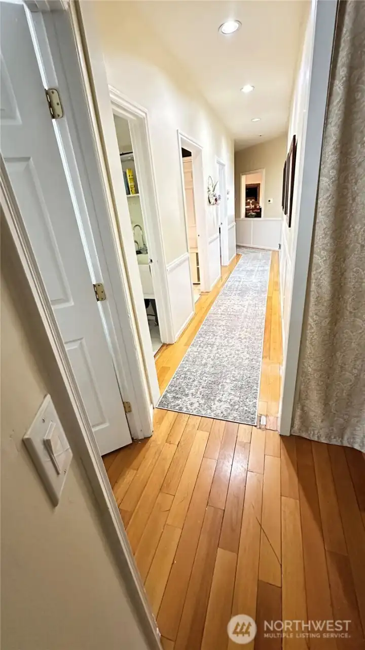 FIRST FLOOR HALL WAY TO BEDROOM 3 AND 4
