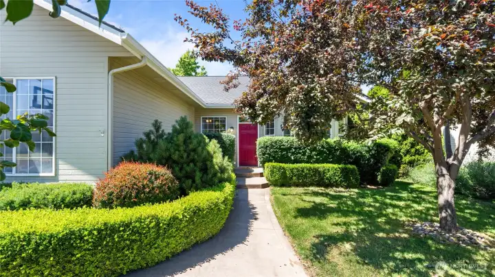 Garden-like entrance