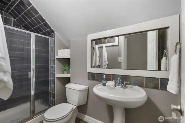 3rd bathroom with a jetted shower! Upper floor.