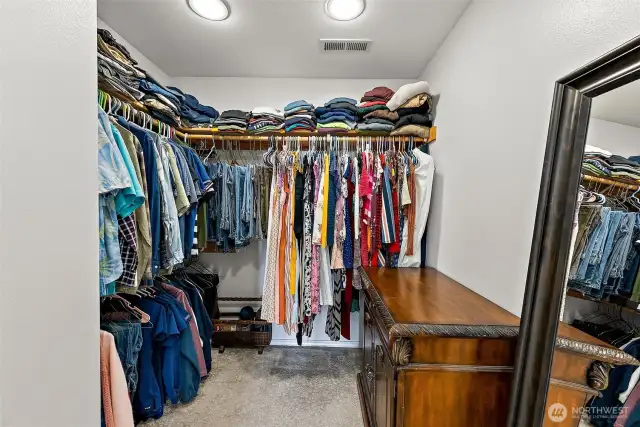 primary bedroom walk in closet
