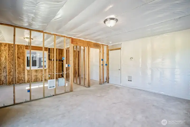 Photographs are for illustrative purposes only. Features, finishes, interior/exterior colors, landscaping and floorplan shown may vary from actual homes built.