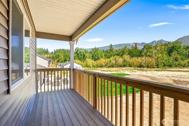 Photographs are for illustrative purposes only. Features, finishes, interior/exterior colors, landscaping and floorplan shown may vary from actual homes built.