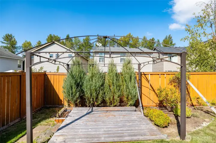 Detached deck with gazebo, the cover is removed