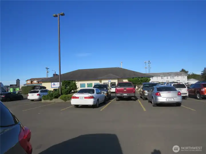 IN OCEAN SHORES ENJOY RESTAURANTS!