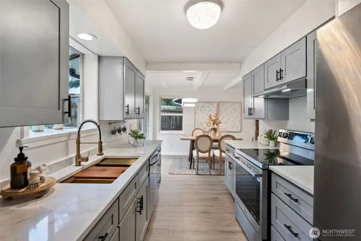 Completely upgraded kitchen + New appliances