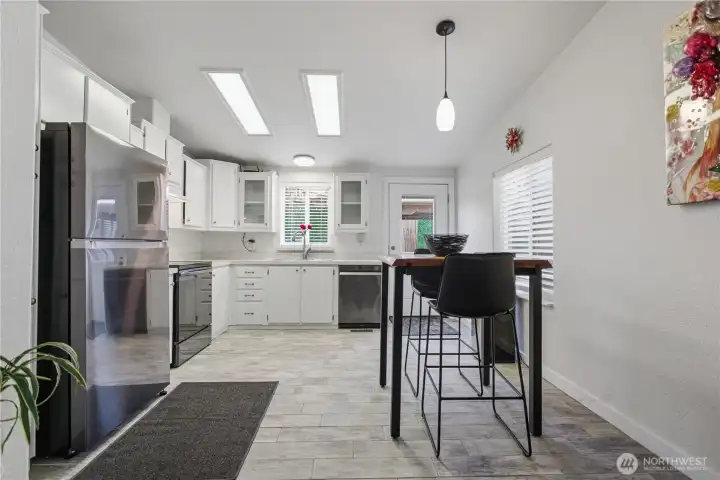 Dining/Kitchen