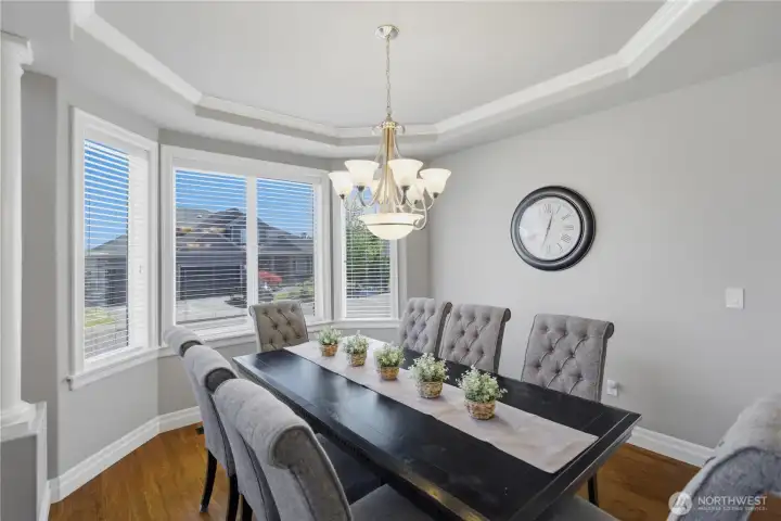 Large main dinner room and table.