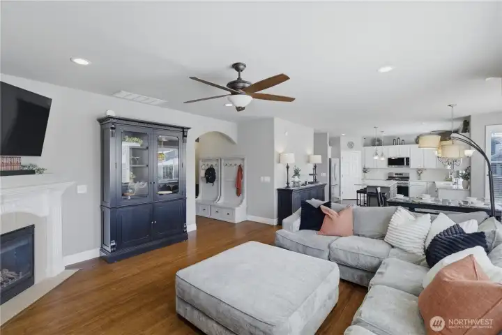 Entertainment area and overflow from kitchen.