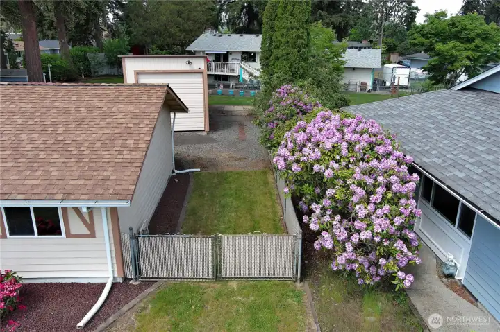 Double gate allows ease of access for your RV, boat or other vehicles.