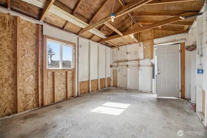 Shop/Studio for storage Shop/Studio for storage
