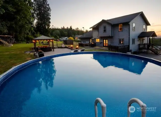 Above ground pool