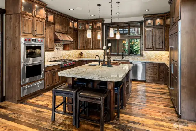 A kitchen made for those Holiday feasts and large gatherings.
