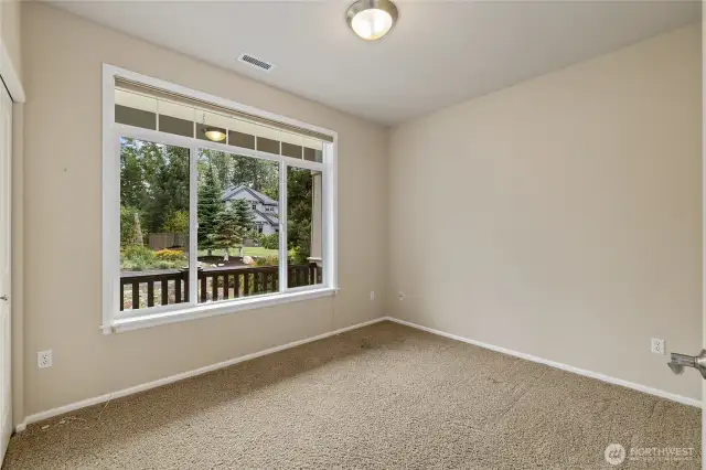 Guest bedroom.