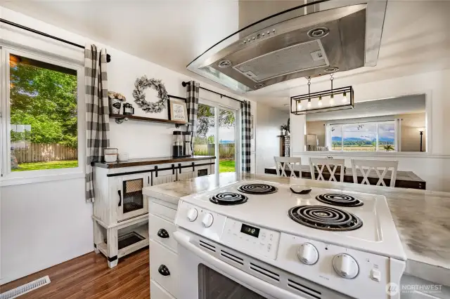 Kitchen/Dining with access to backyard patio