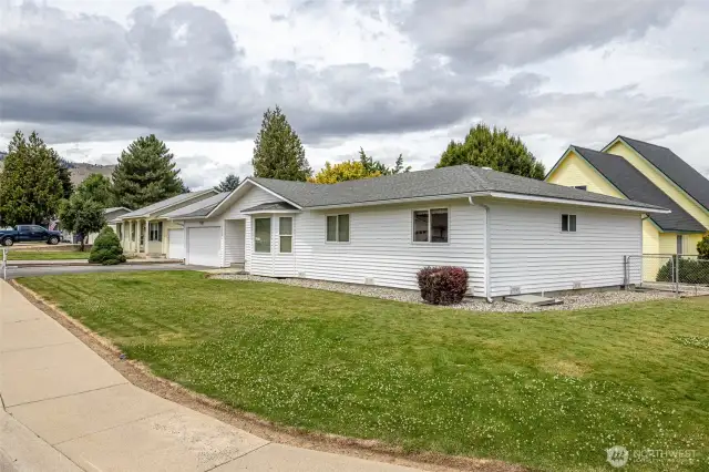 Nice corner lot
