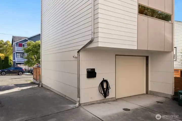 Front corner unit.