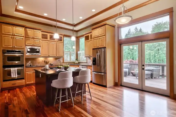 Eating area with access to upper deck