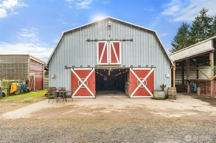 9-STALL BARN