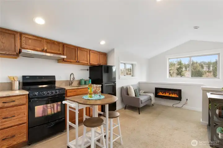 ADU with full kitchen and views of the lake