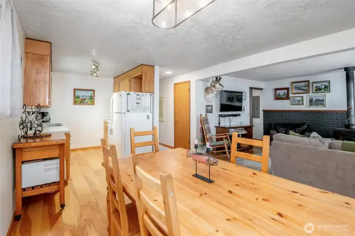 Light, bright, and move-in ready, this space is primed for both everyday living and/or your mountain getaway.