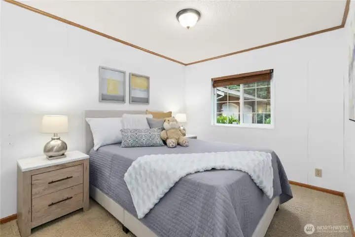 Office/den/optional 4 bedroom!