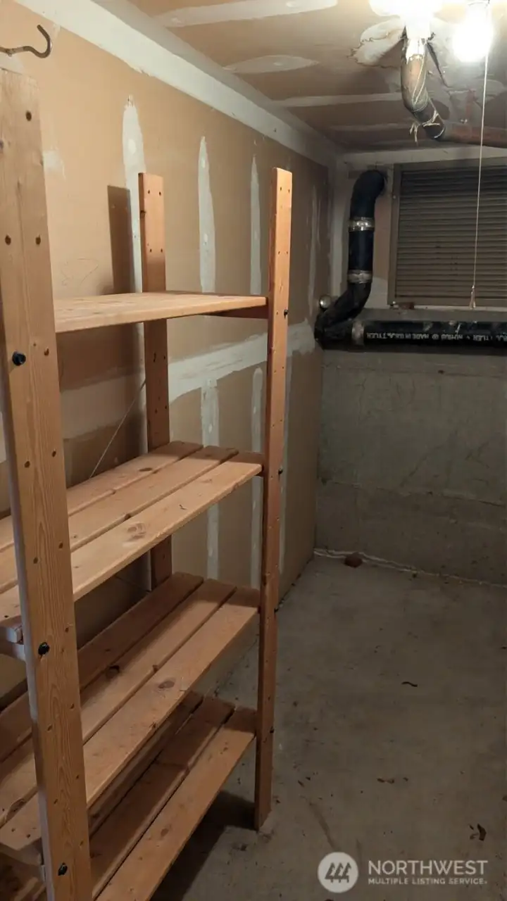 Storage locker