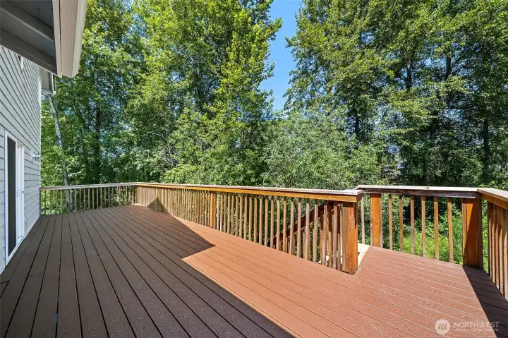 What a great place to relax & enjoy the beautiful Pacific Northwest summer evenings!