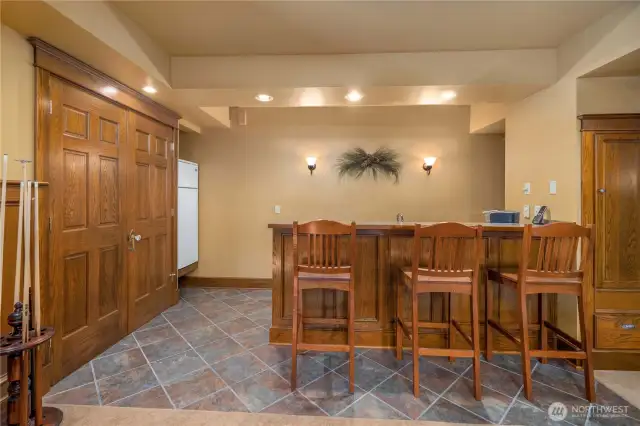 WET BAR