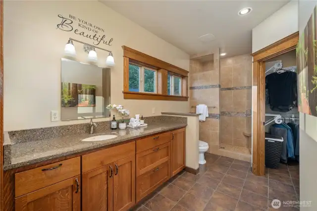 HER BATHROOM - BIGGER AND WALK IN CLOSER