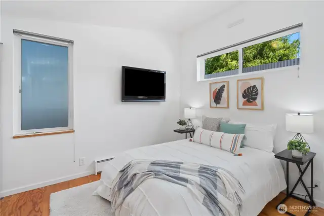 Primary bedroom - TV can stay.
