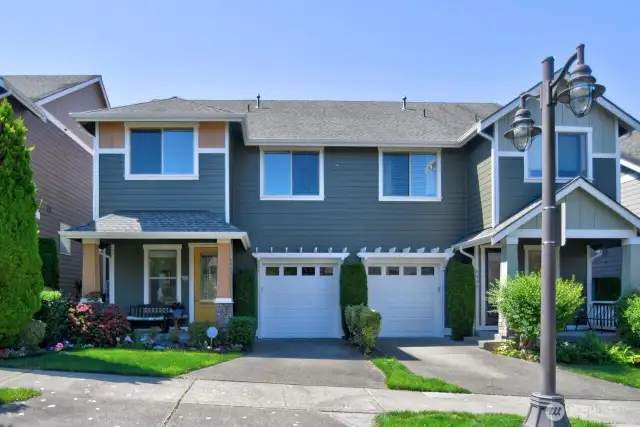 Lovely 3 bedroom, 2.5 bath town-home in Briggs Village backing up to Kettles, trails and surrounding territory